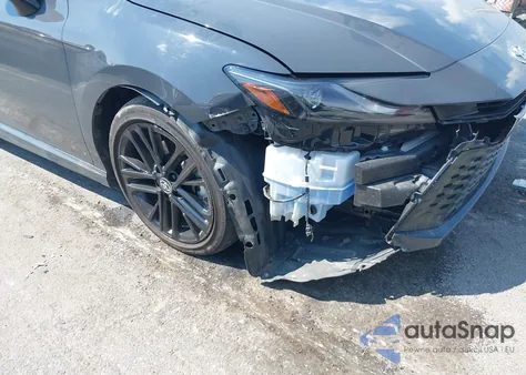 2025 Toyota Camry Le/Se/Xle/Xse z USA, uszkodzony, nr VIN 4T1DAACK8S4084948